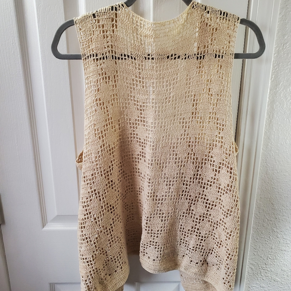 Vintage 1970's Boho Crocheted Vest - Picture 9 of 11